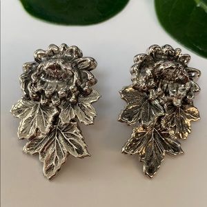 Vintage Whiting & Davis clip on earrings